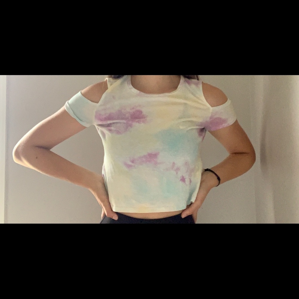 Hollister top